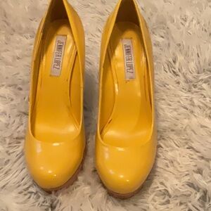 Zara Women’s Yellow Pumps